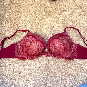 32DDD Red Victoria Secret’s Bra